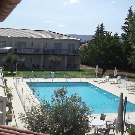 Le Domaine Des Oliviers Отель Пьерлат