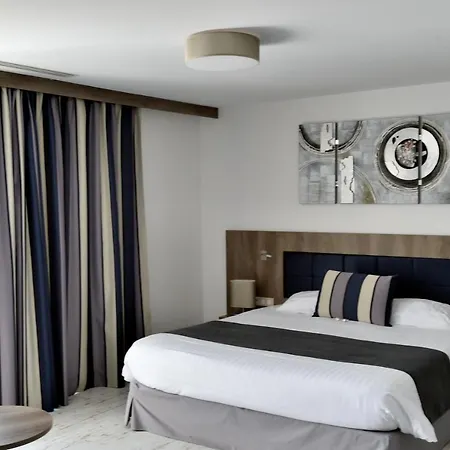 Отель Le Domaine Des Oliviers 3*