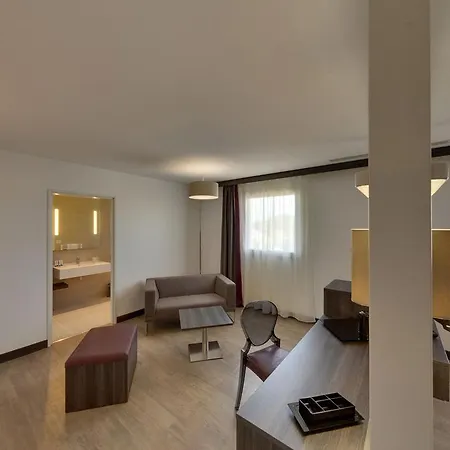 Le Domaine Des Oliviers Hotel Pierrelatte